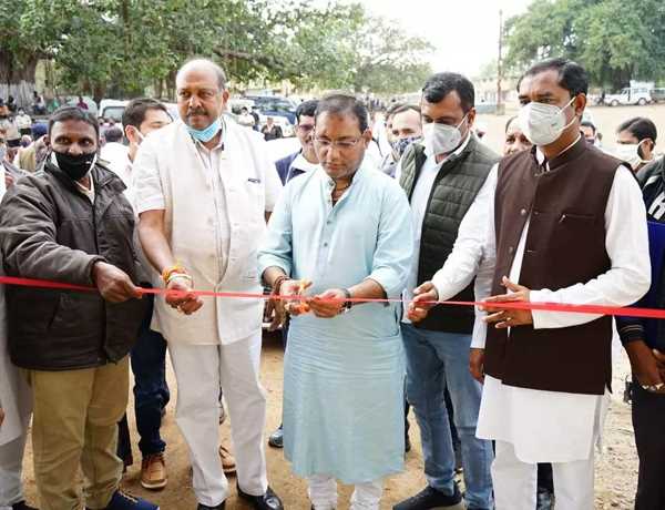 सरकार का प्रयास लोगों को बुनियादी सुविधाएं उपलब्ध कराना : मंत्री गुरु रूद्रकुमार